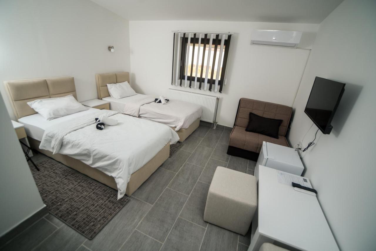 Prenociste Adria Lejlighedshotel Vranje Eksteriør billede