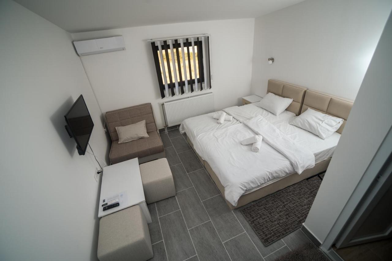 Prenociste Adria Lejlighedshotel Vranje Eksteriør billede