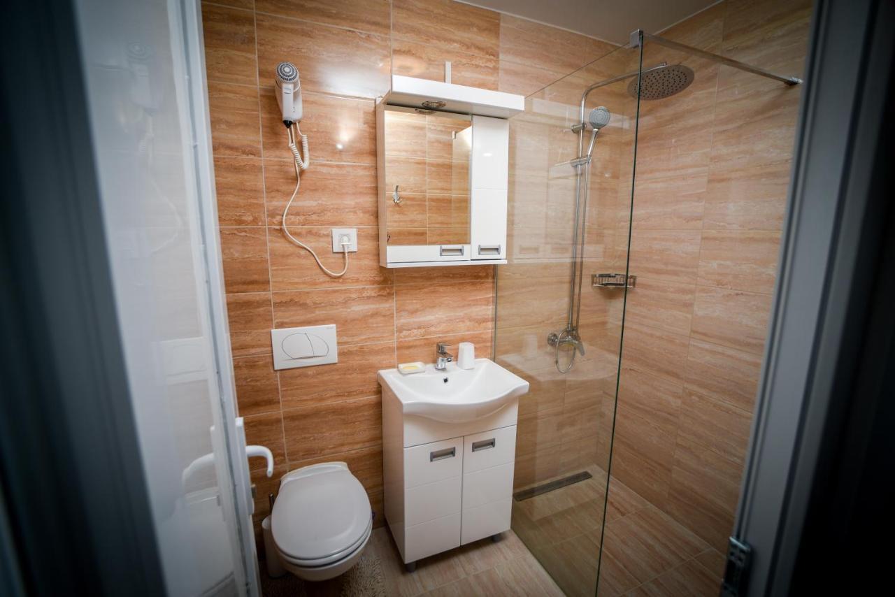 Prenociste Adria Lejlighedshotel Vranje Eksteriør billede