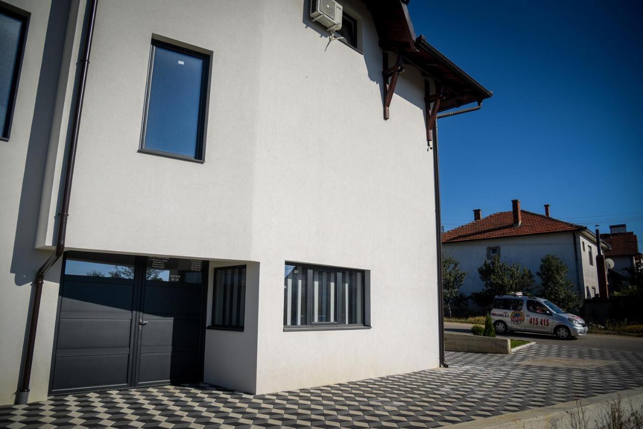 Prenociste Adria Lejlighedshotel Vranje Eksteriør billede